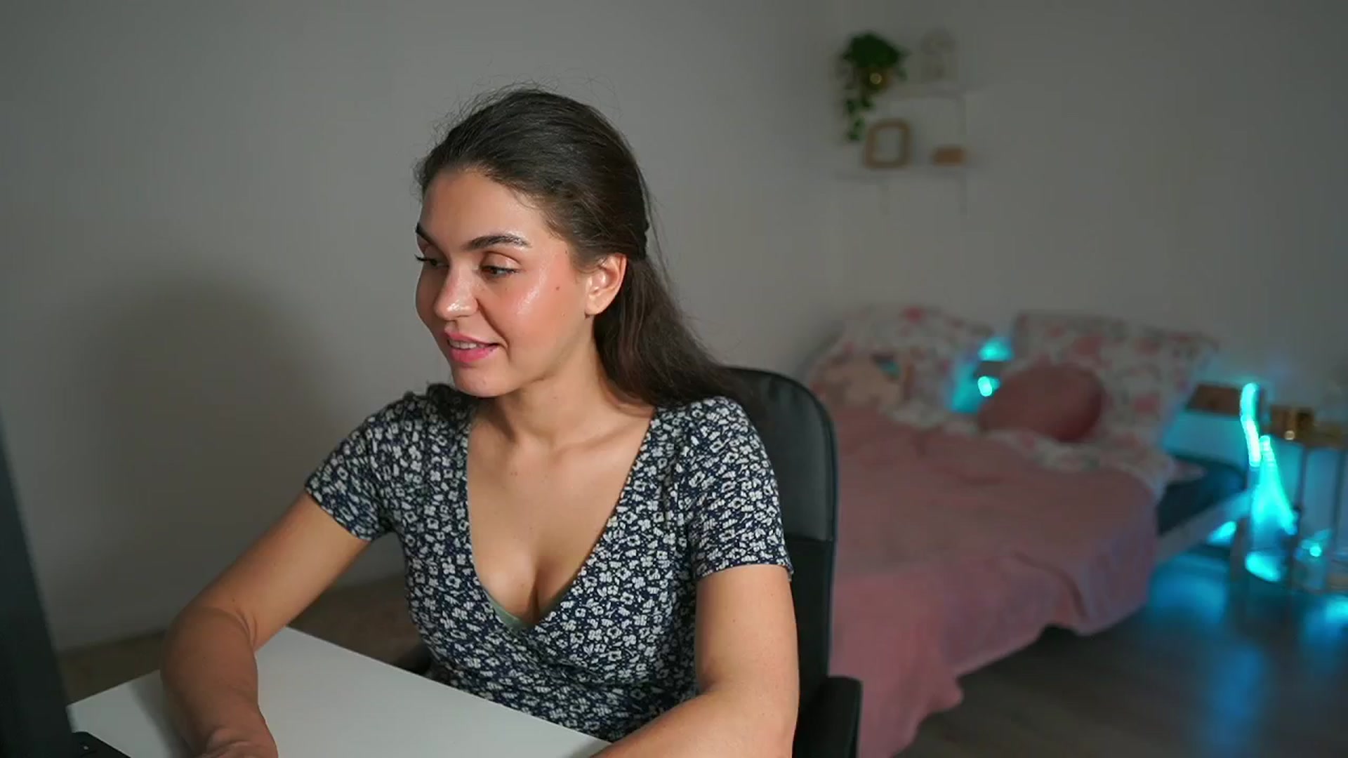 Gallery image thumbnail from Giggly_gianni's myfreecams stream on, 10/28/2024, 16:16 image 15 of 20