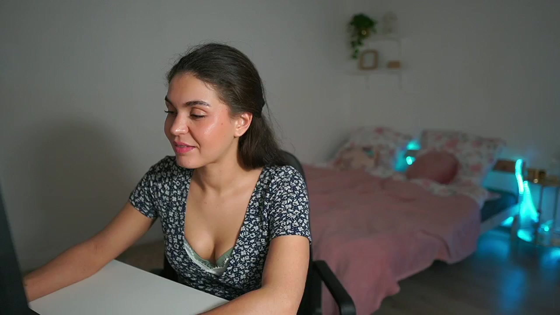 Gallery image thumbnail from Giggly_gianni's myfreecams stream on, 10/28/2024, 16:55 image 5 of 20