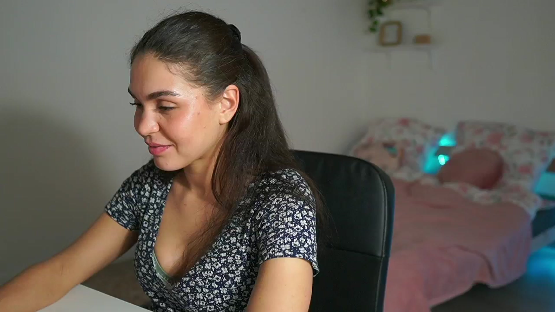 Gallery image thumbnail from Giggly_gianni's myfreecams stream on, 10/28/2024, 18:34 image 20 of 20