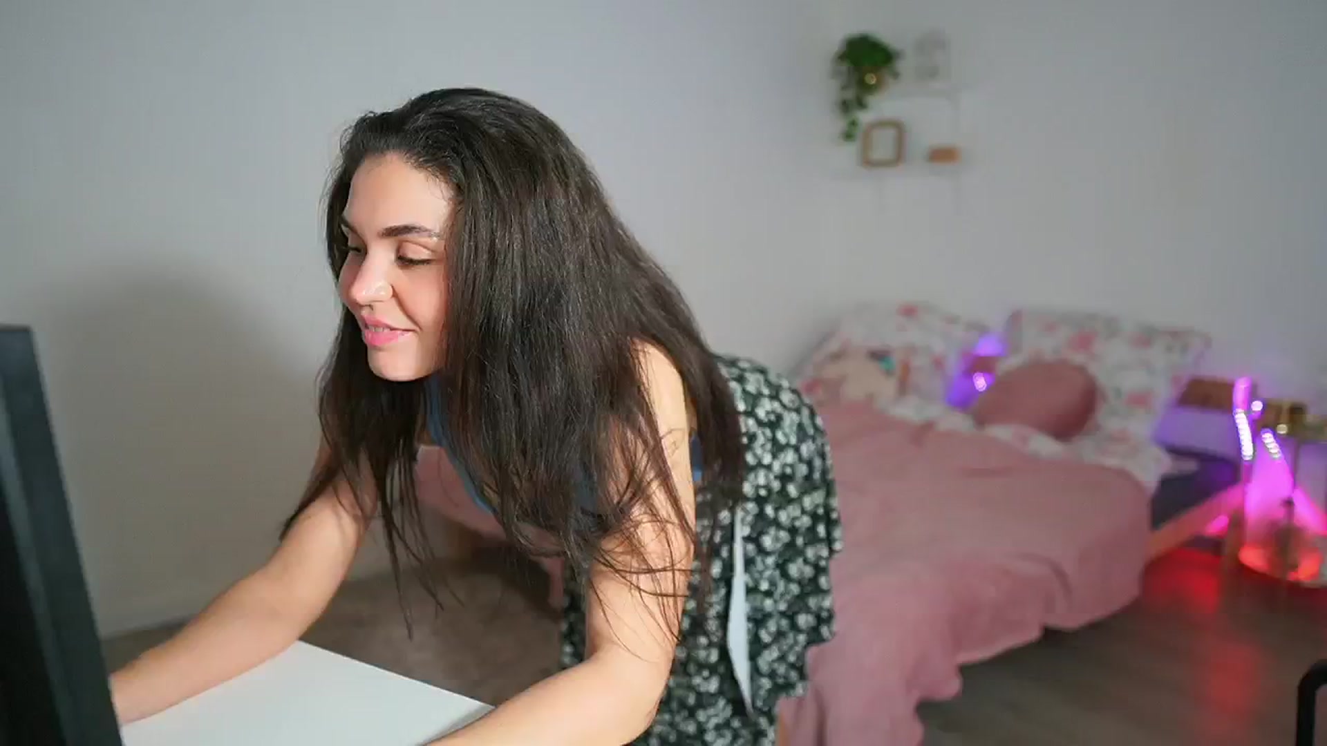 Gallery image thumbnail from Giggly_gianni's myfreecams stream on, 10/30/2024, 12:13 image 15 of 20