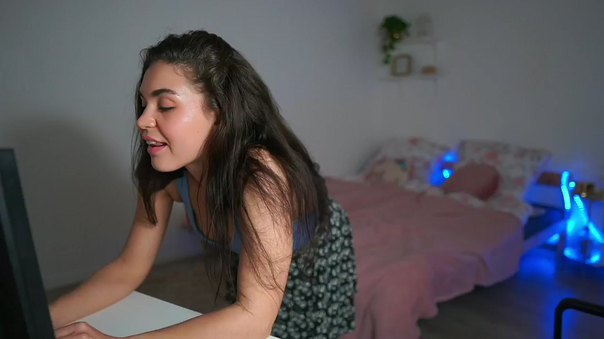 Gallery image thumbnail from Giggly_gianni's myfreecams stream on, 10/30/2024, 13:27 image 11 of 20