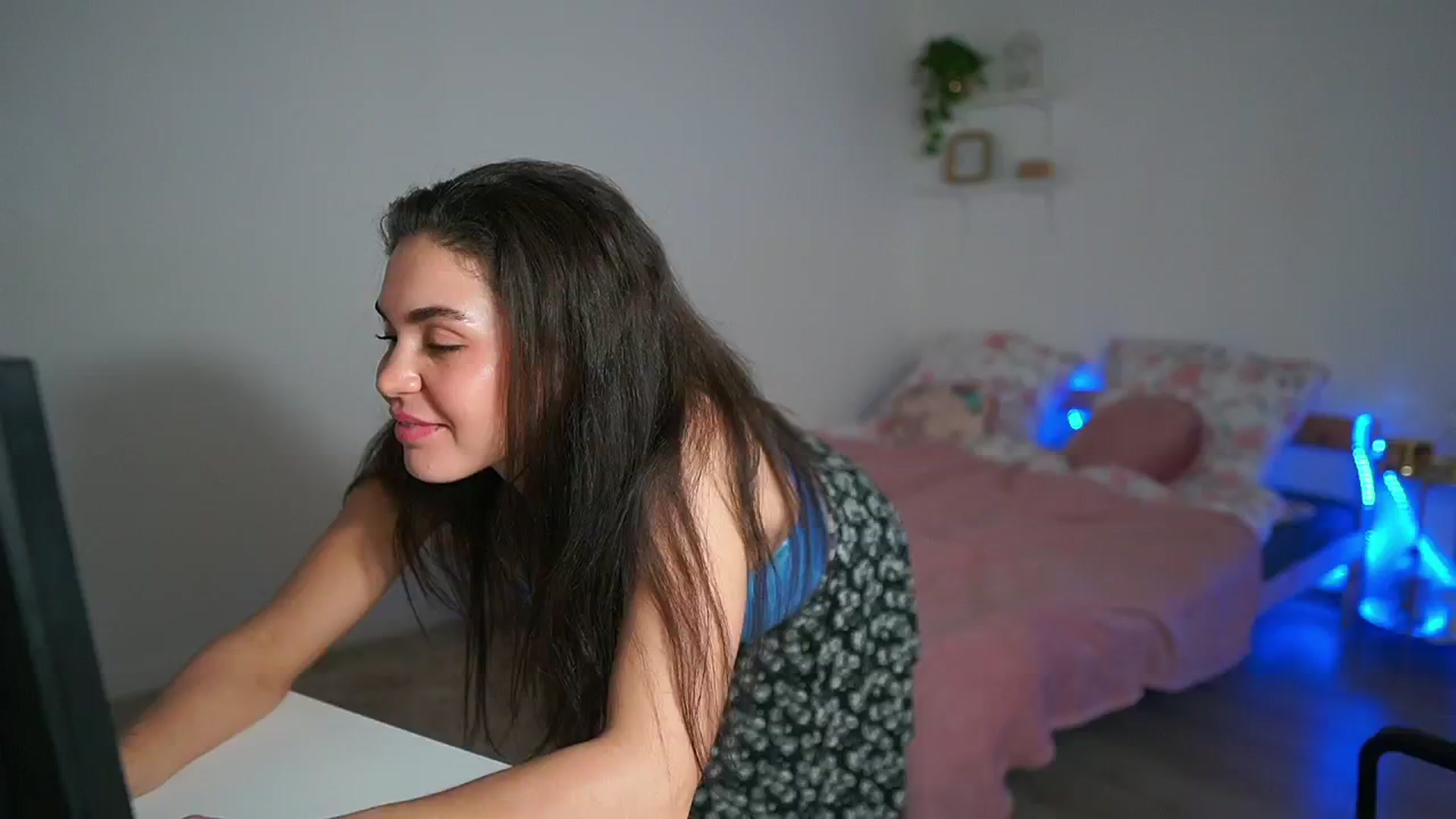 Gallery image thumbnail from Giggly_gianni's myfreecams stream on, 10/30/2024, 13:27 image 1 of 20