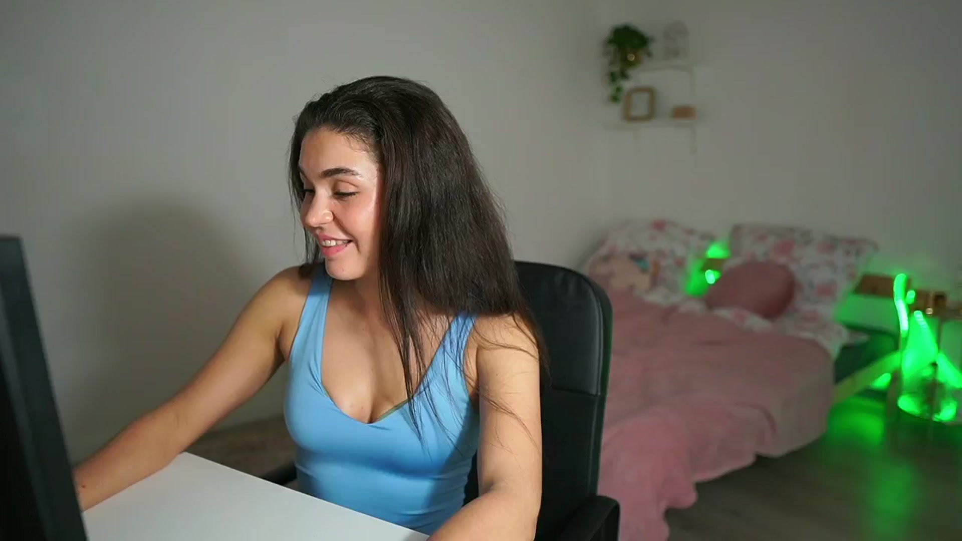 Gallery image thumbnail from Giggly_gianni's myfreecams stream on, 10/30/2024, 14:08 image 5 of 20