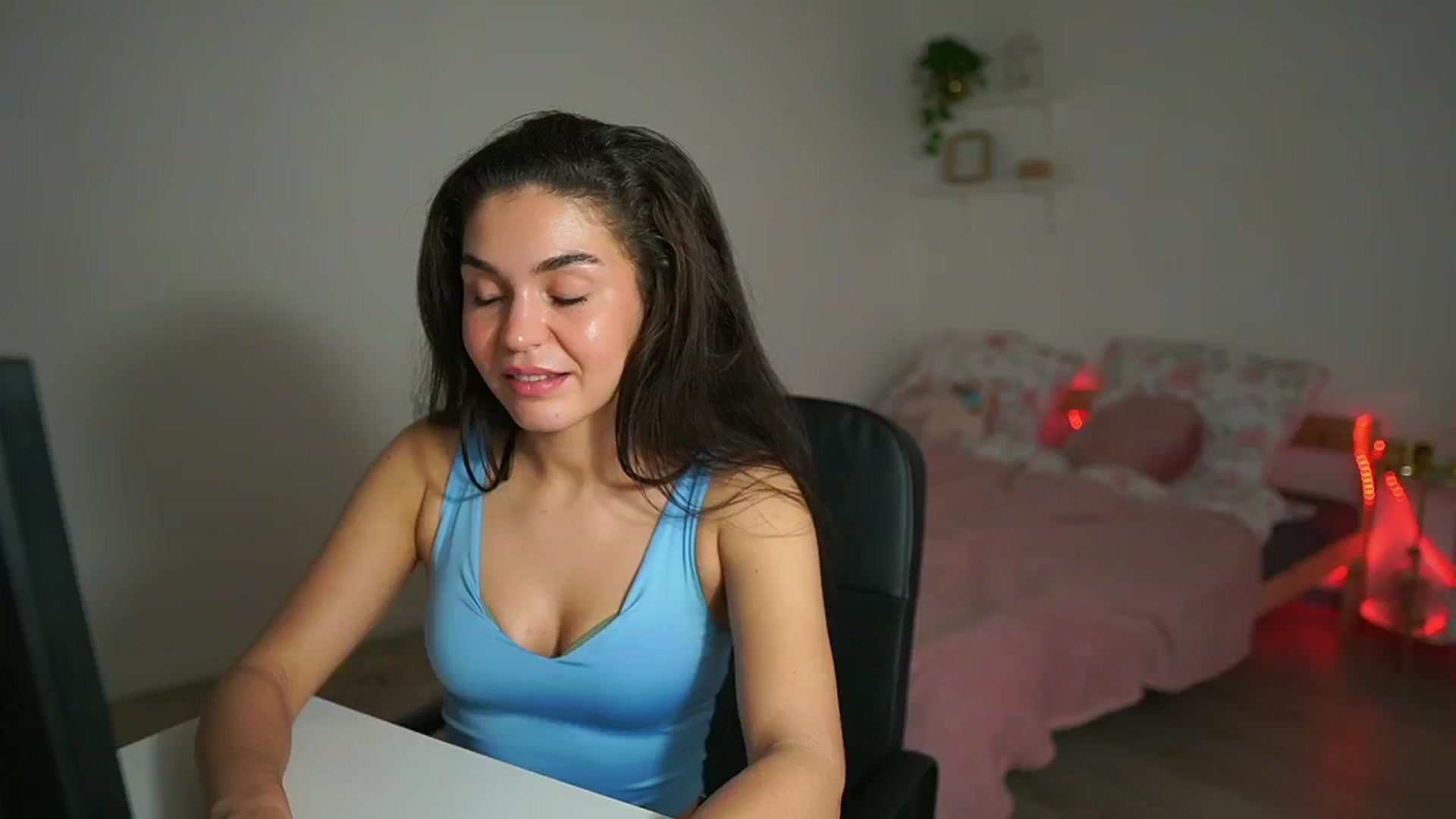 Gallery image thumbnail from Giggly_gianni's myfreecams stream on, 10/30/2024, 14:08 image 19 of 20