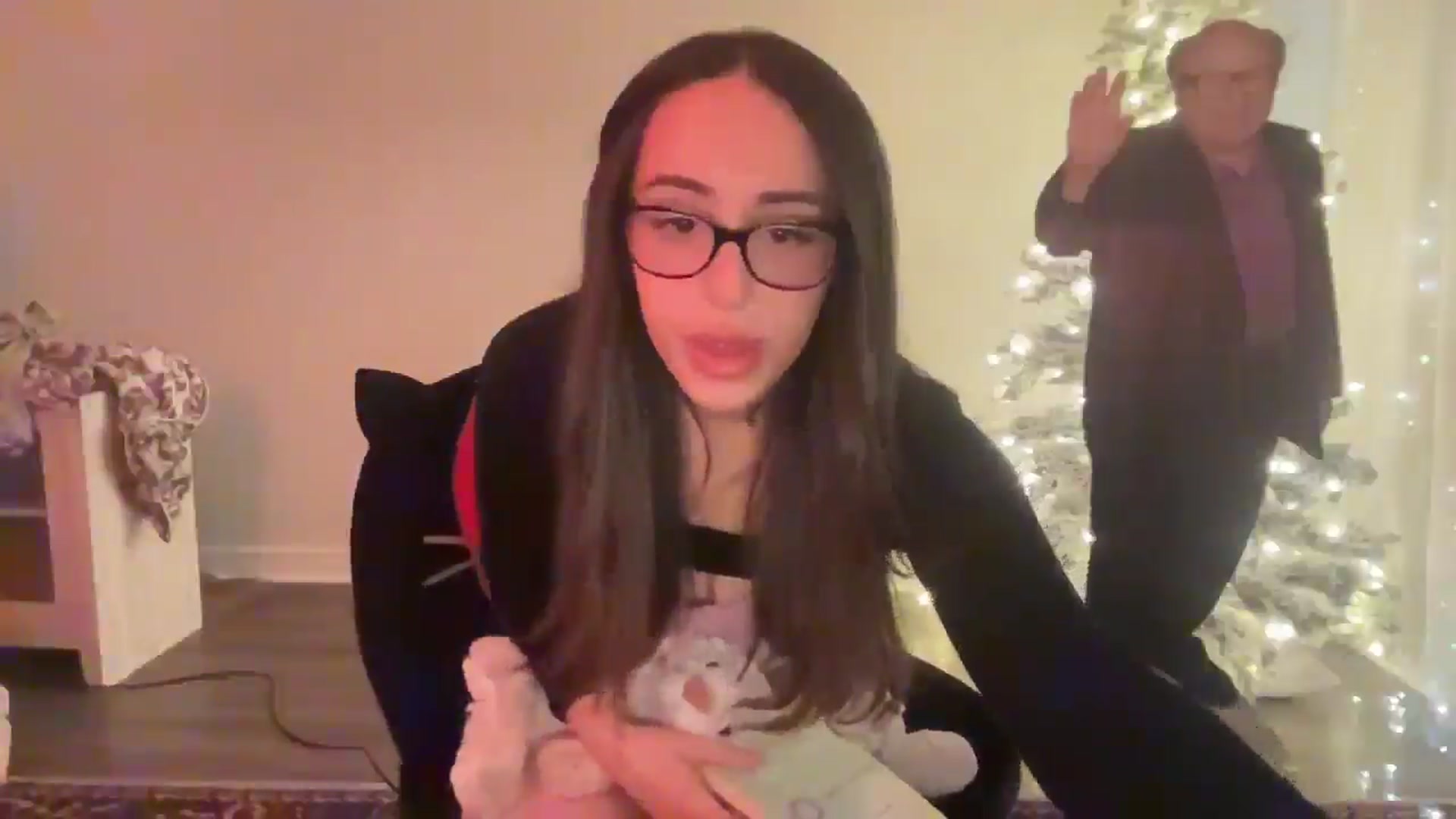 Gallery image thumbnail from Gigglygirly's myfreecams stream on, 02/16/2025, 24:24 image 20 of 20