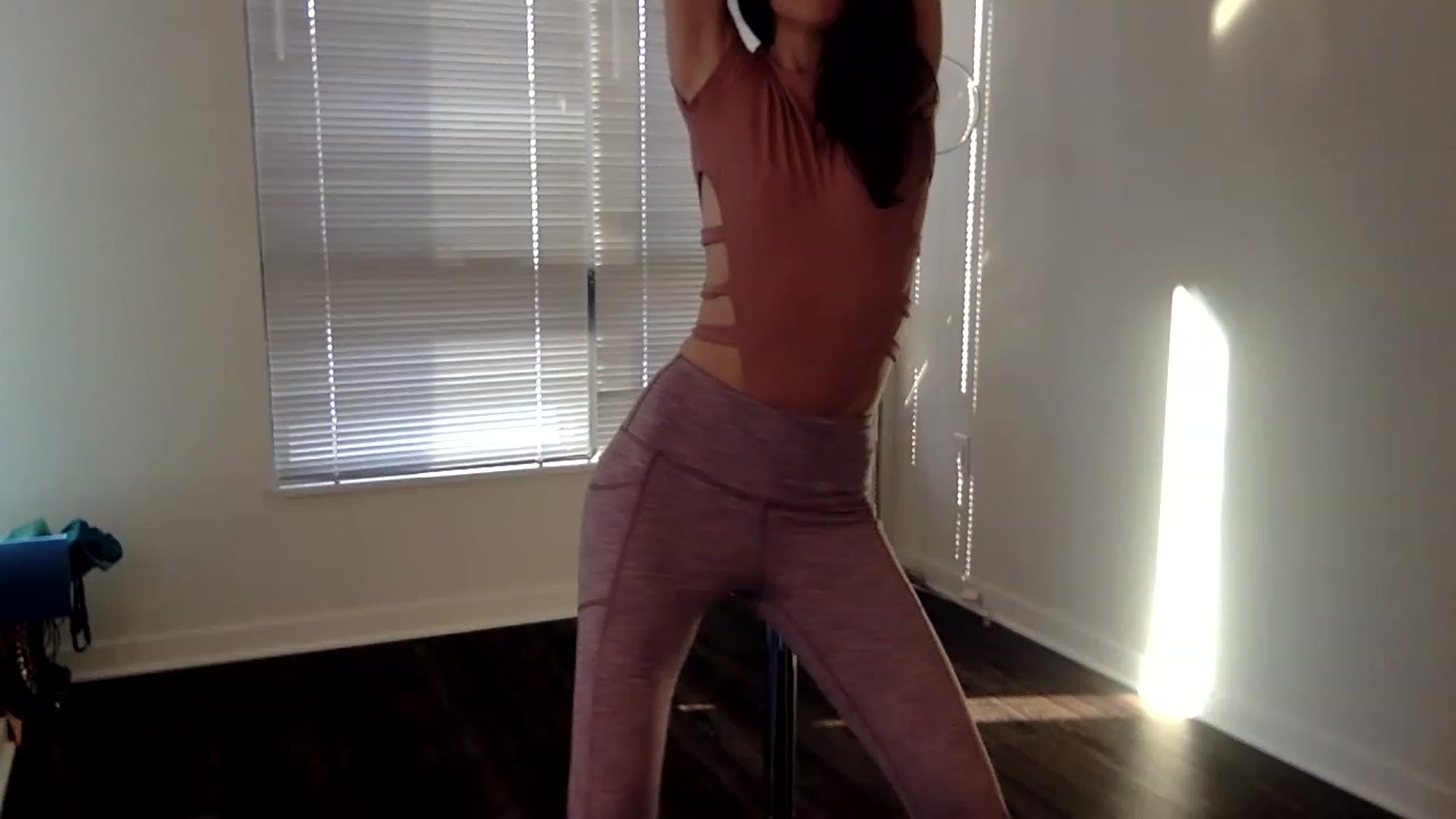 Gallery image thumbnail from GigiRose98's myfreecams stream on, 06/21/2023, 24:07 image 2 of 20