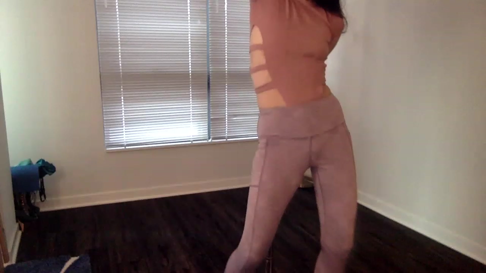 Gallery image thumbnail from GigiRose98's myfreecams stream on, 06/21/2023, 24:28 image 16 of 20