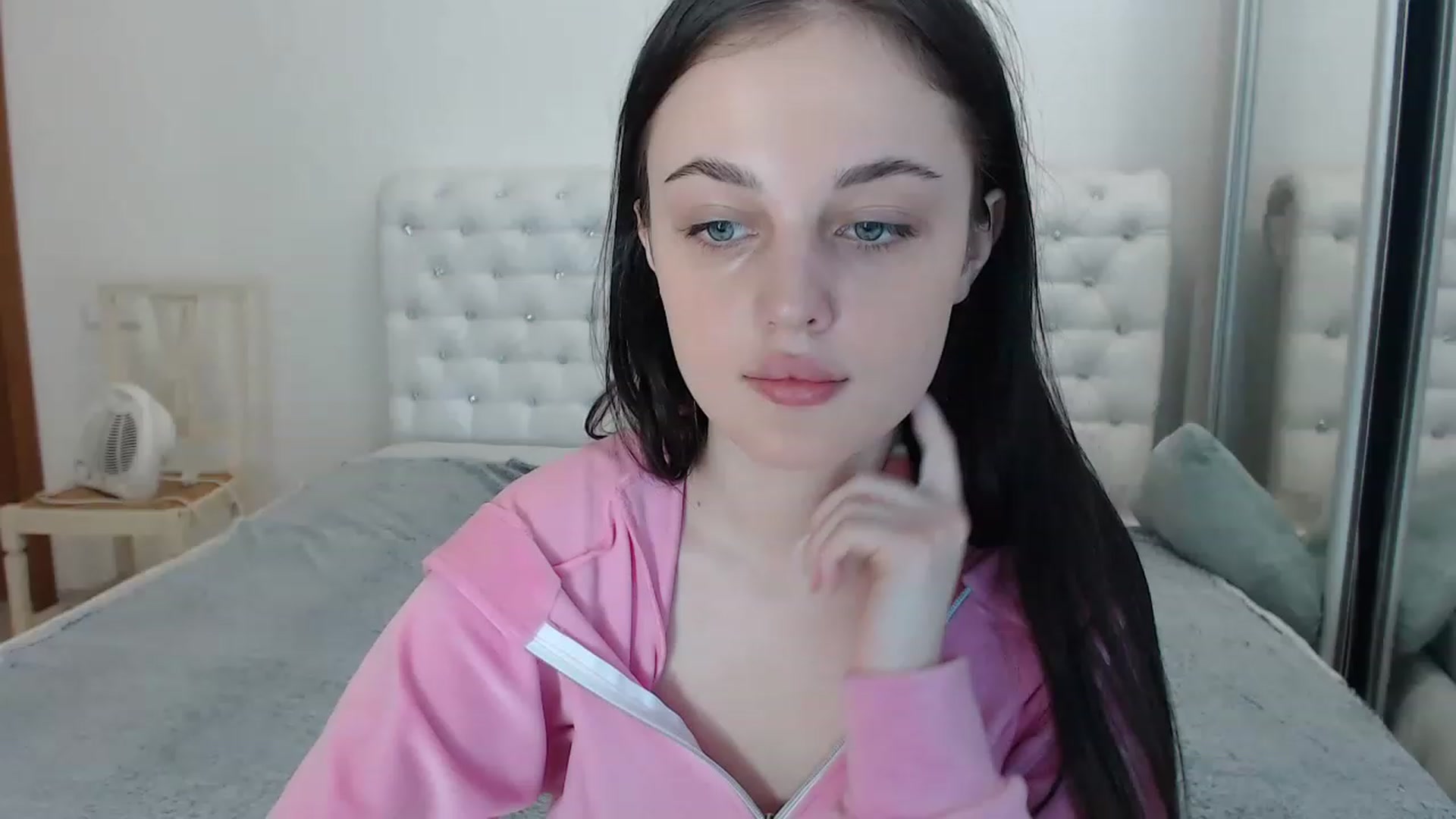 Gallery image thumbnail from Gigii_ulala_'s myfreecams stream on, 06/18/2023, 13:33 image 3 of 20