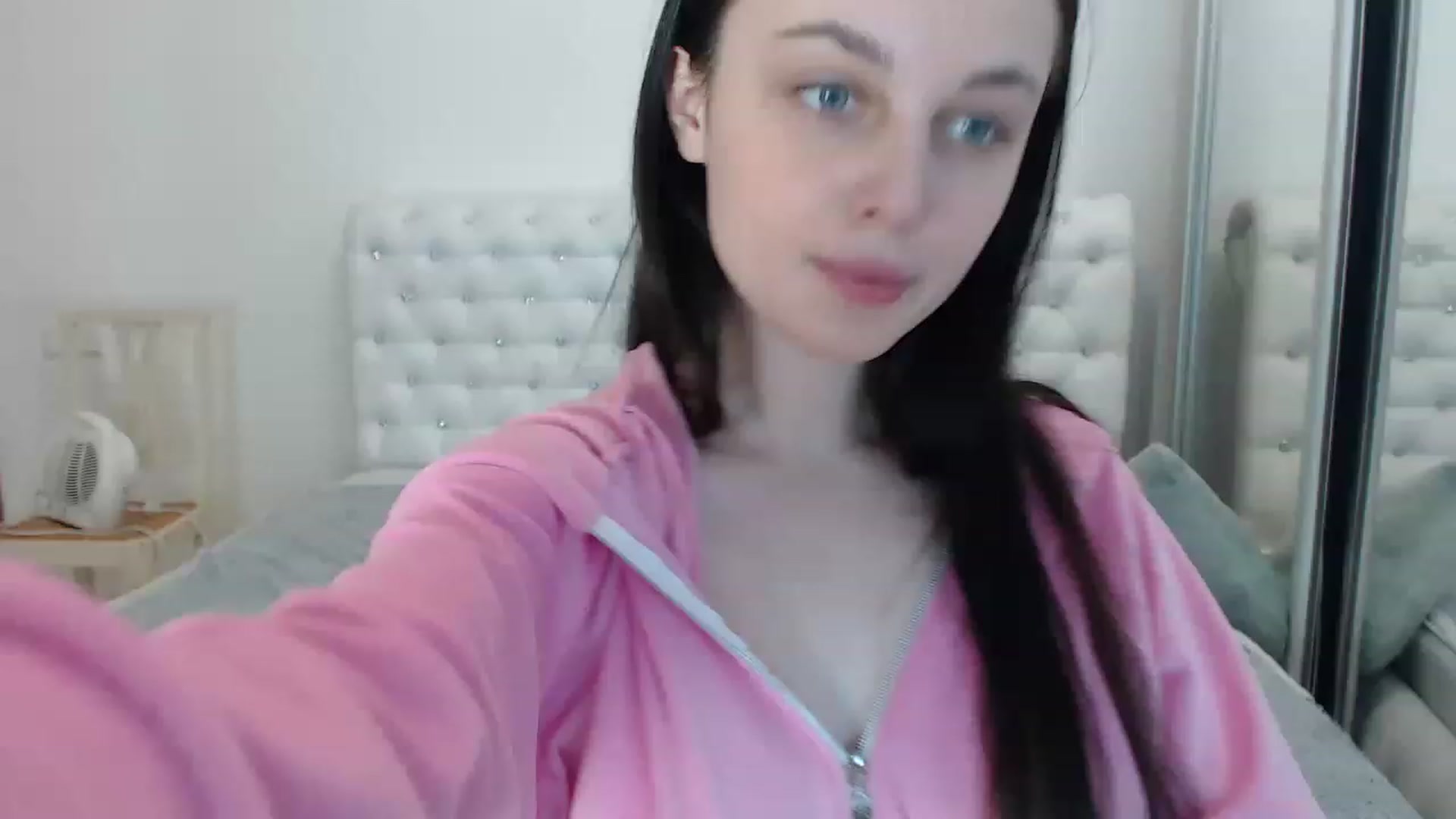 Gallery image thumbnail from Gigii_ulala_'s myfreecams stream on, 06/18/2023, 13:33 image 15 of 20