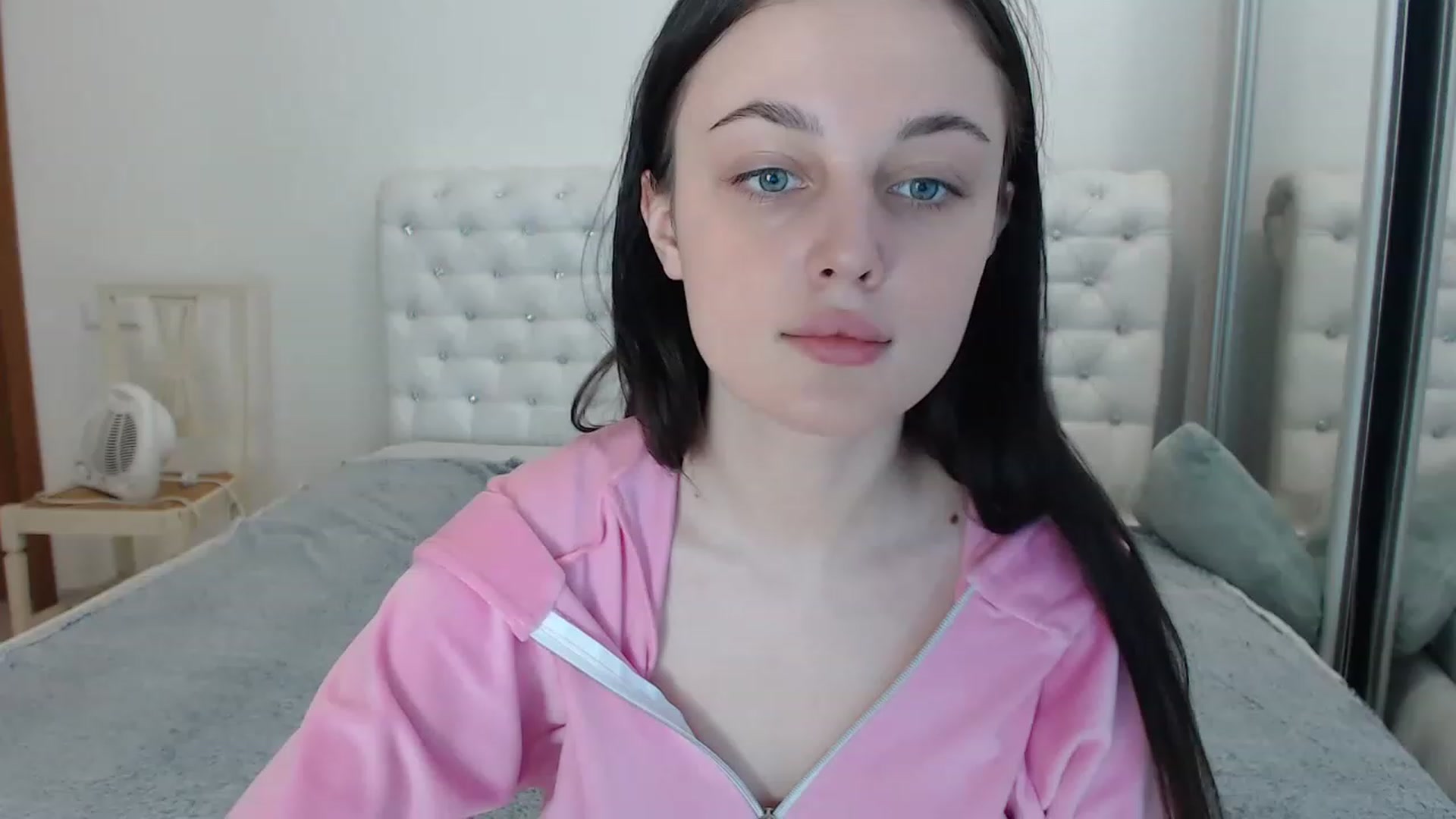 Gallery image thumbnail from Gigii_ulala_'s myfreecams stream on, 06/18/2023, 13:33 image 2 of 20