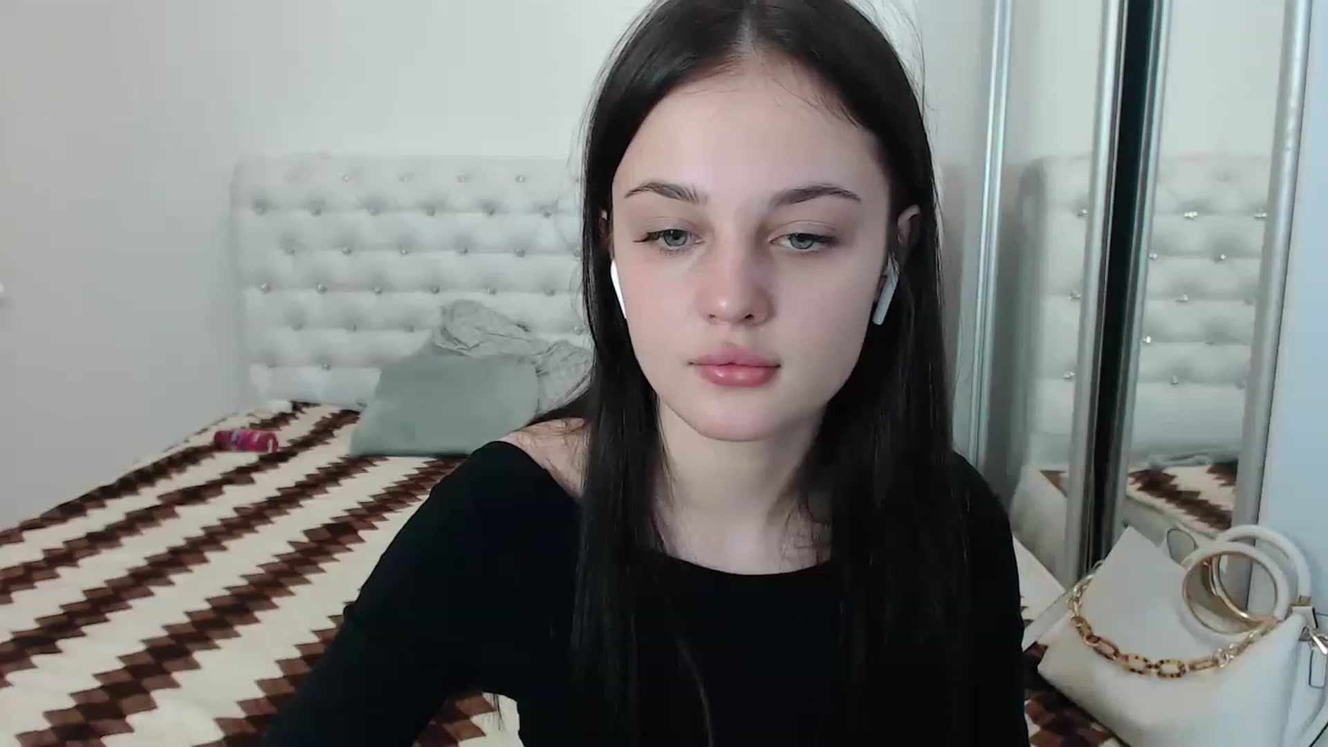 Gallery image thumbnail from Gigii_ulala_'s myfreecams stream on, 08/09/2023, 09:21 image 17 of 20