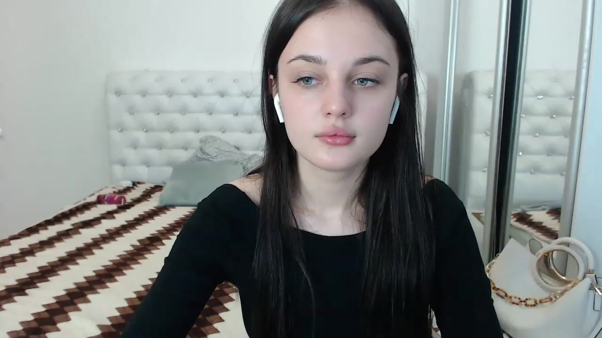 Gallery image thumbnail from Gigii_ulala_'s myfreecams stream on, 08/09/2023, 09:21 image 9 of 20