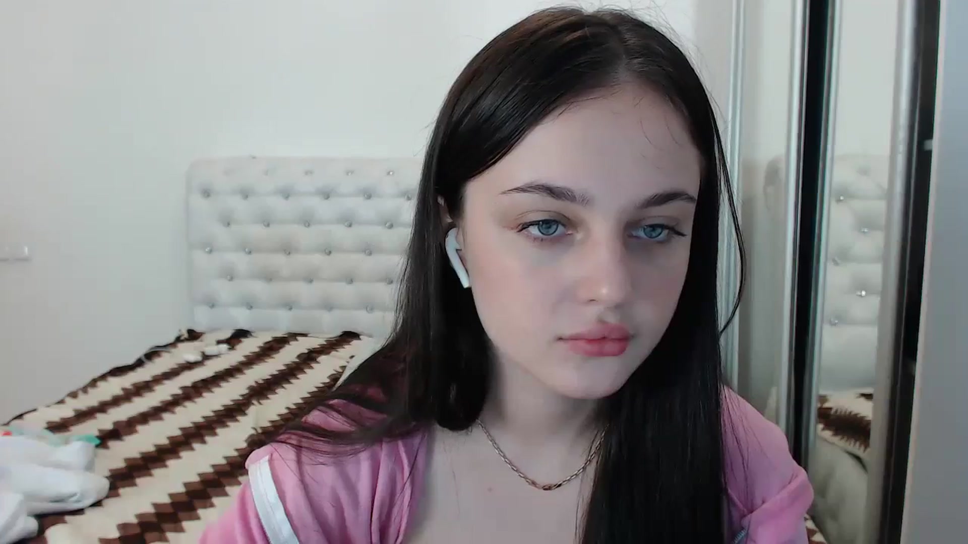 Gallery image thumbnail from Gigii_ulala_'s myfreecams stream on, 09/17/2023, 09:45 image 17 of 20