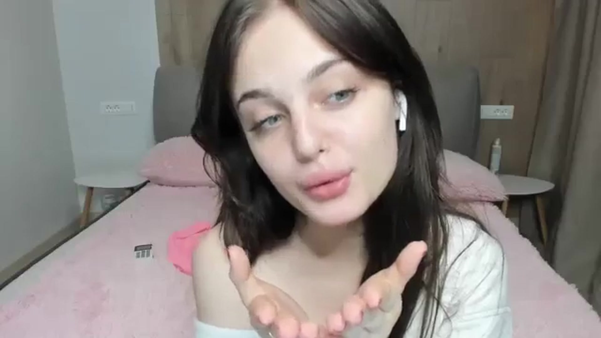 Gallery image thumbnail from Gigii_ulala_'s myfreecams stream on, 11/16/2023, 19:09 image 12 of 20