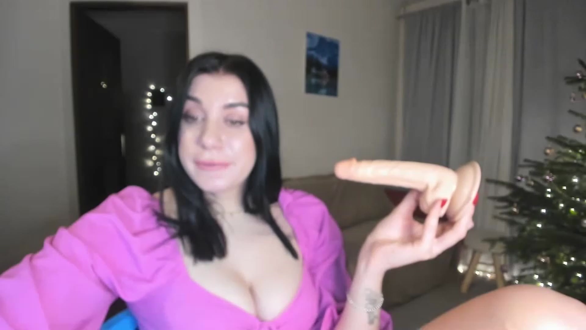 Gallery image thumbnail from GinaCandyn's myfreecams stream on, 12/26/2022, 18:18 image 18 of 20