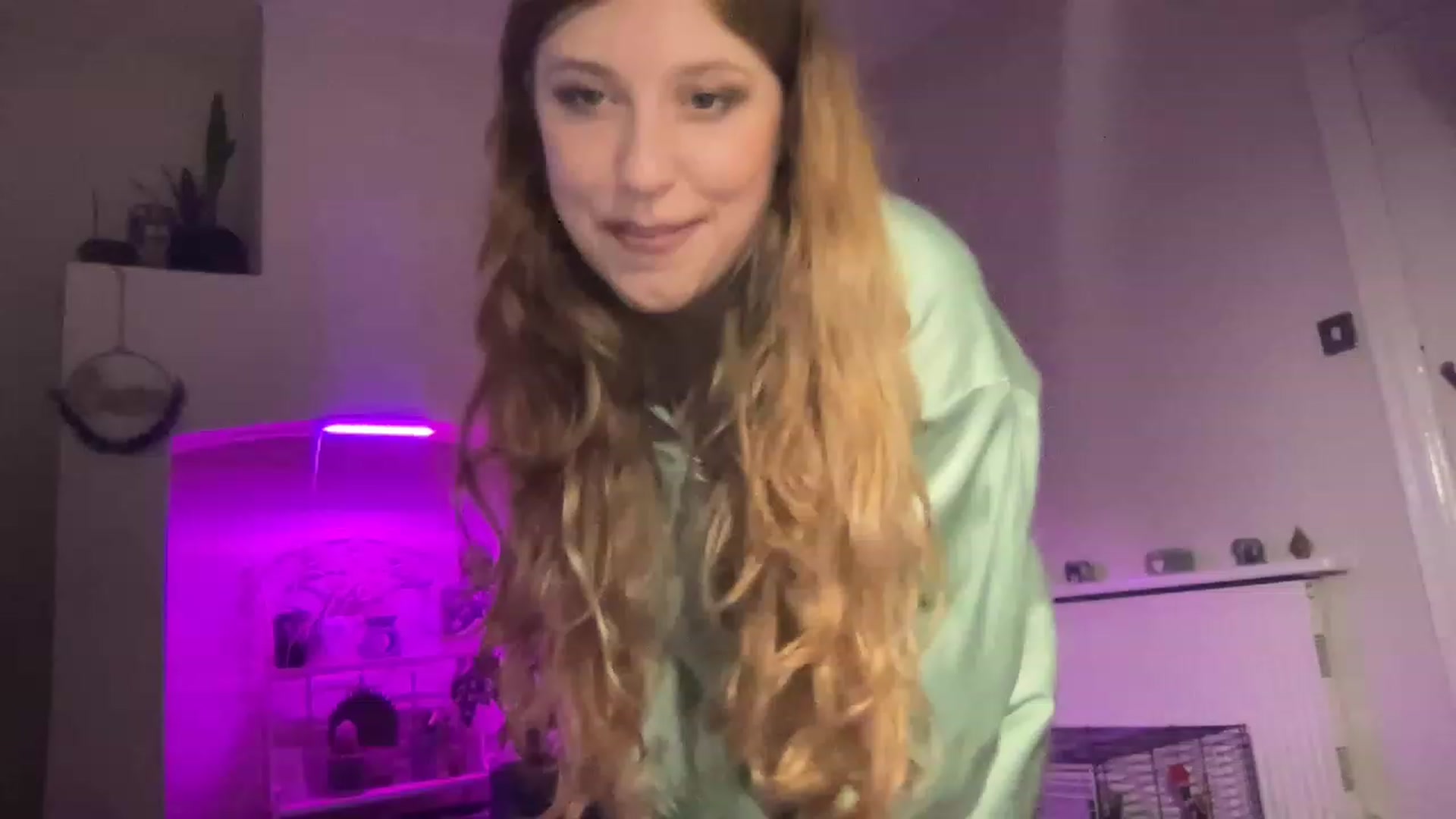 Gallery image thumbnail from GinaRabbit's myfreecams stream on, 11/21/2022, 03:10 image 7 of 20