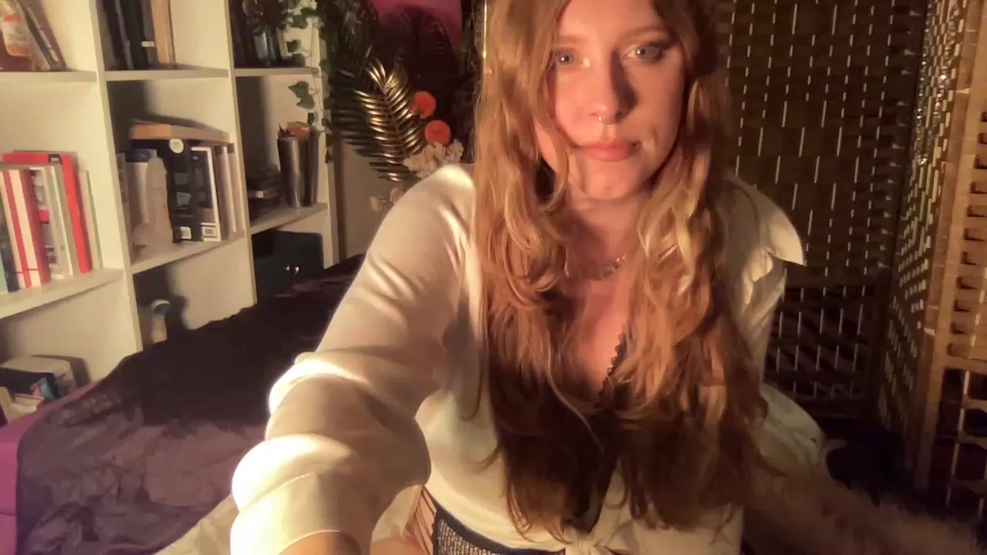 Gallery image thumbnail from GinaRabbit's myfreecams stream on, 11/28/2022, 04:46 image 8 of 20