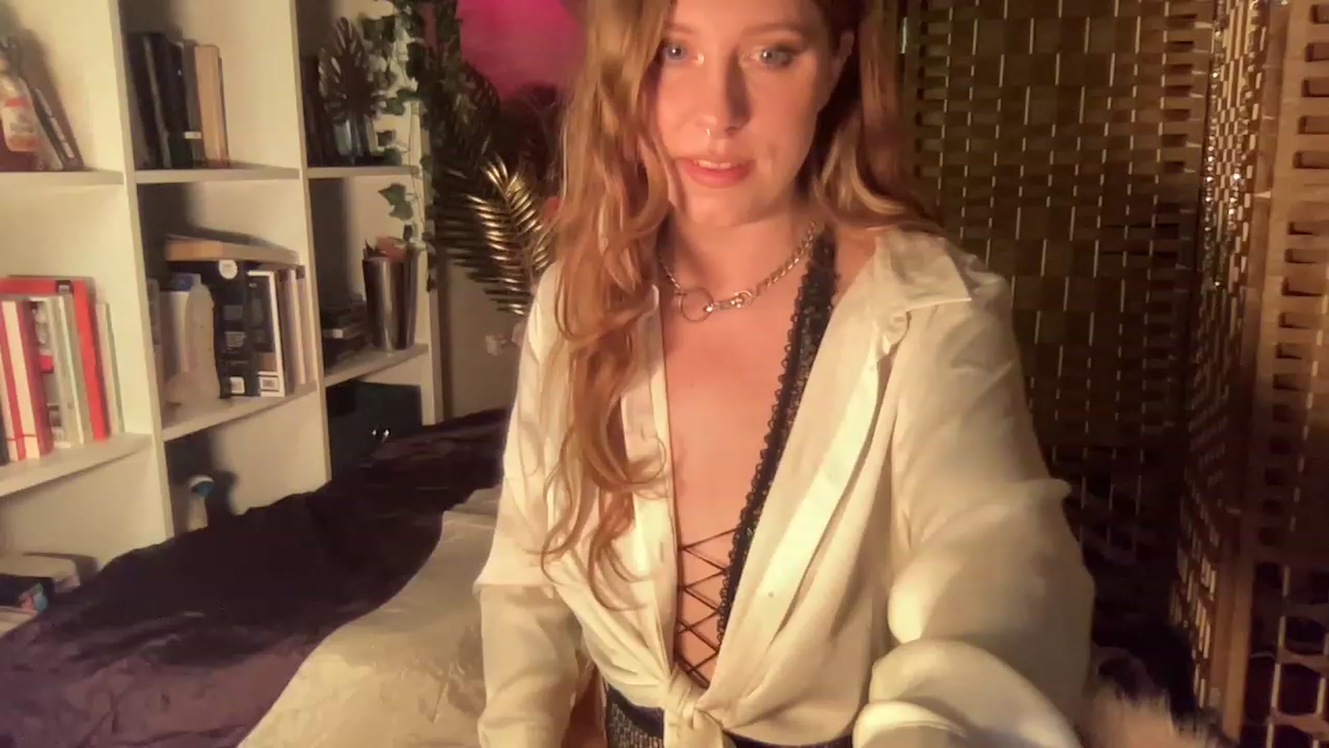 Gallery image thumbnail from GinaRabbit's myfreecams stream on, 11/28/2022, 04:46 image 3 of 20