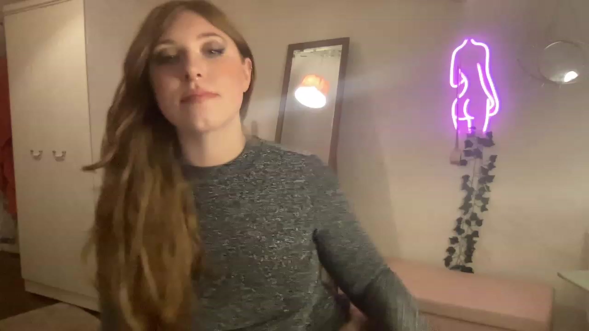 Gallery image thumbnail from GinaRabbit's myfreecams stream on, 11/29/2022, 02:58 image 2 of 20