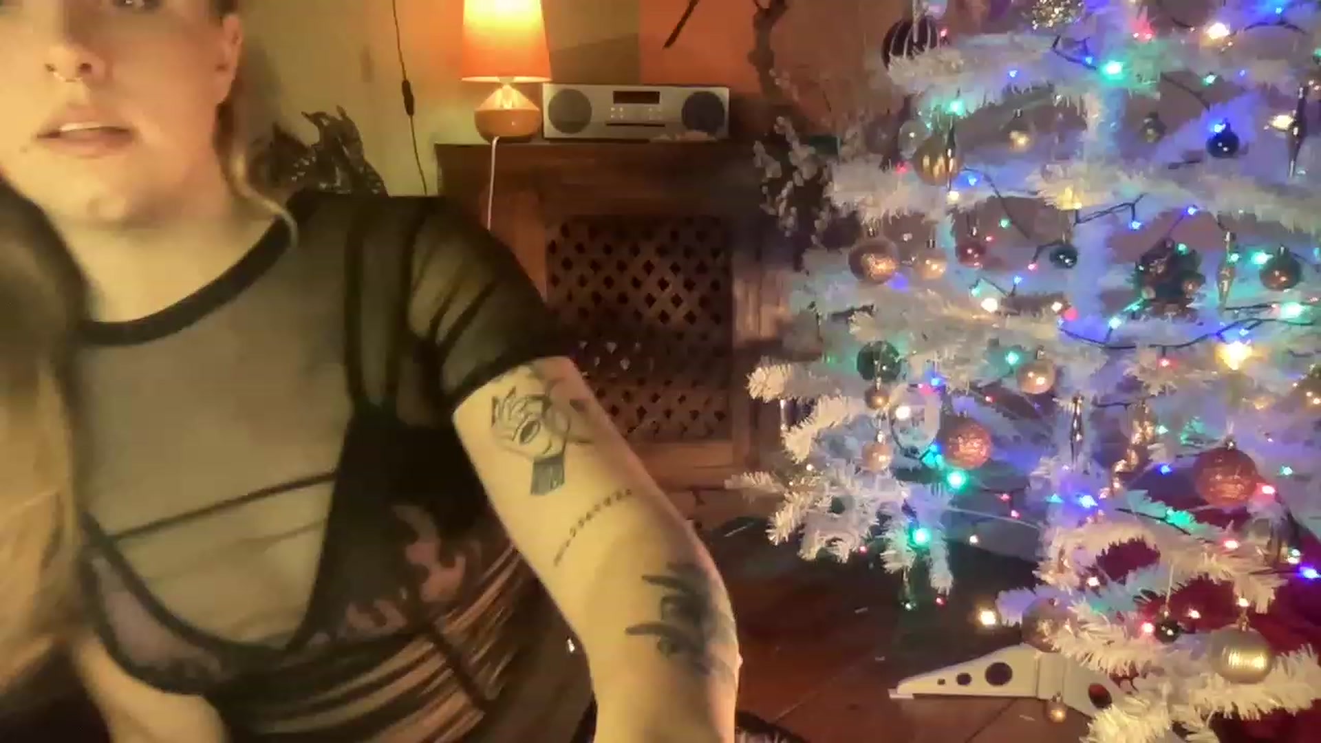 Gallery image thumbnail from GinaRabbit's myfreecams stream on, 12/01/2022, 01:36 image 14 of 20