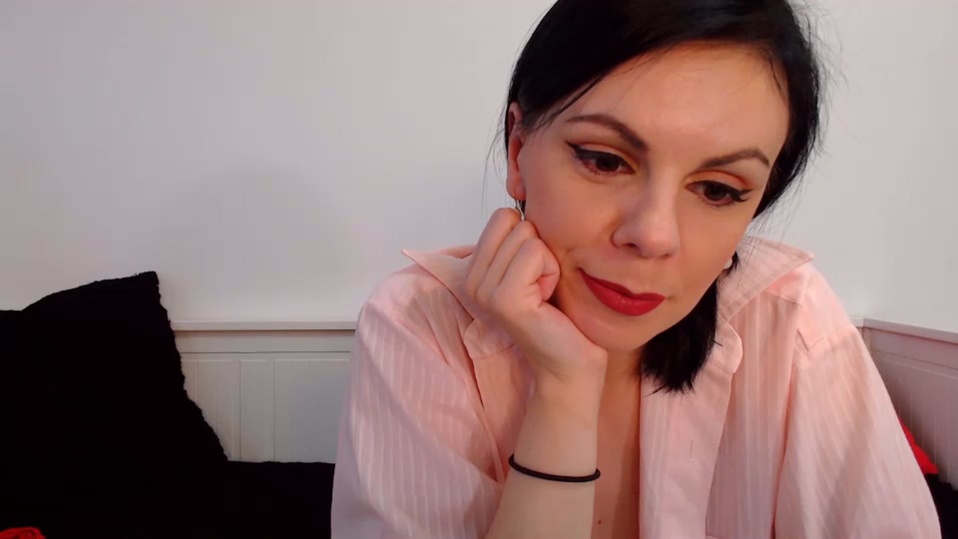 Gallery image thumbnail from Gina_Love's myfreecams stream on, 01/01/2024, 15:03 image 8 of 20