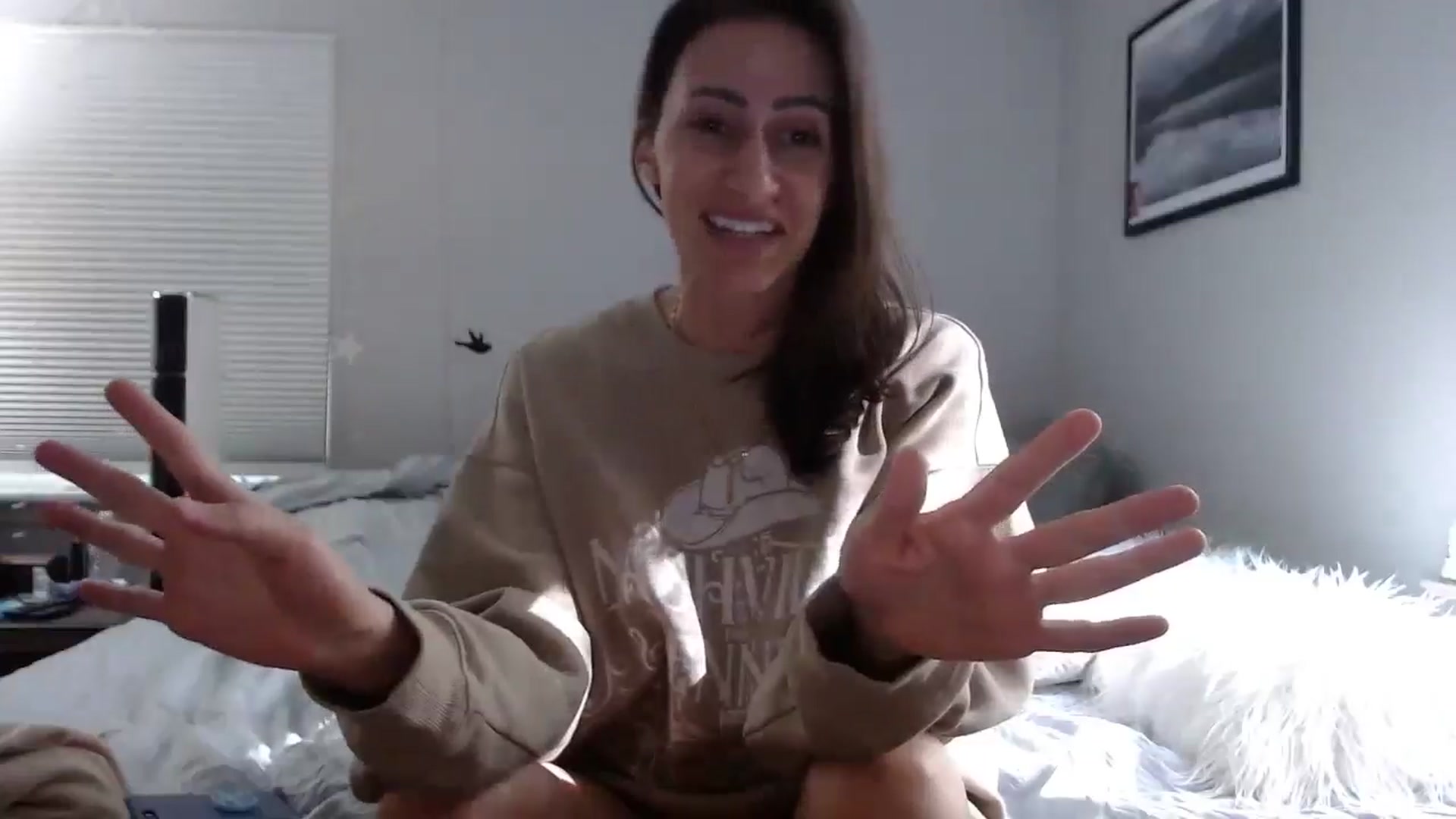 Gallery image thumbnail from Gina_Rae's myfreecams stream on, 10/21/2024, 15:38 image 10 of 20