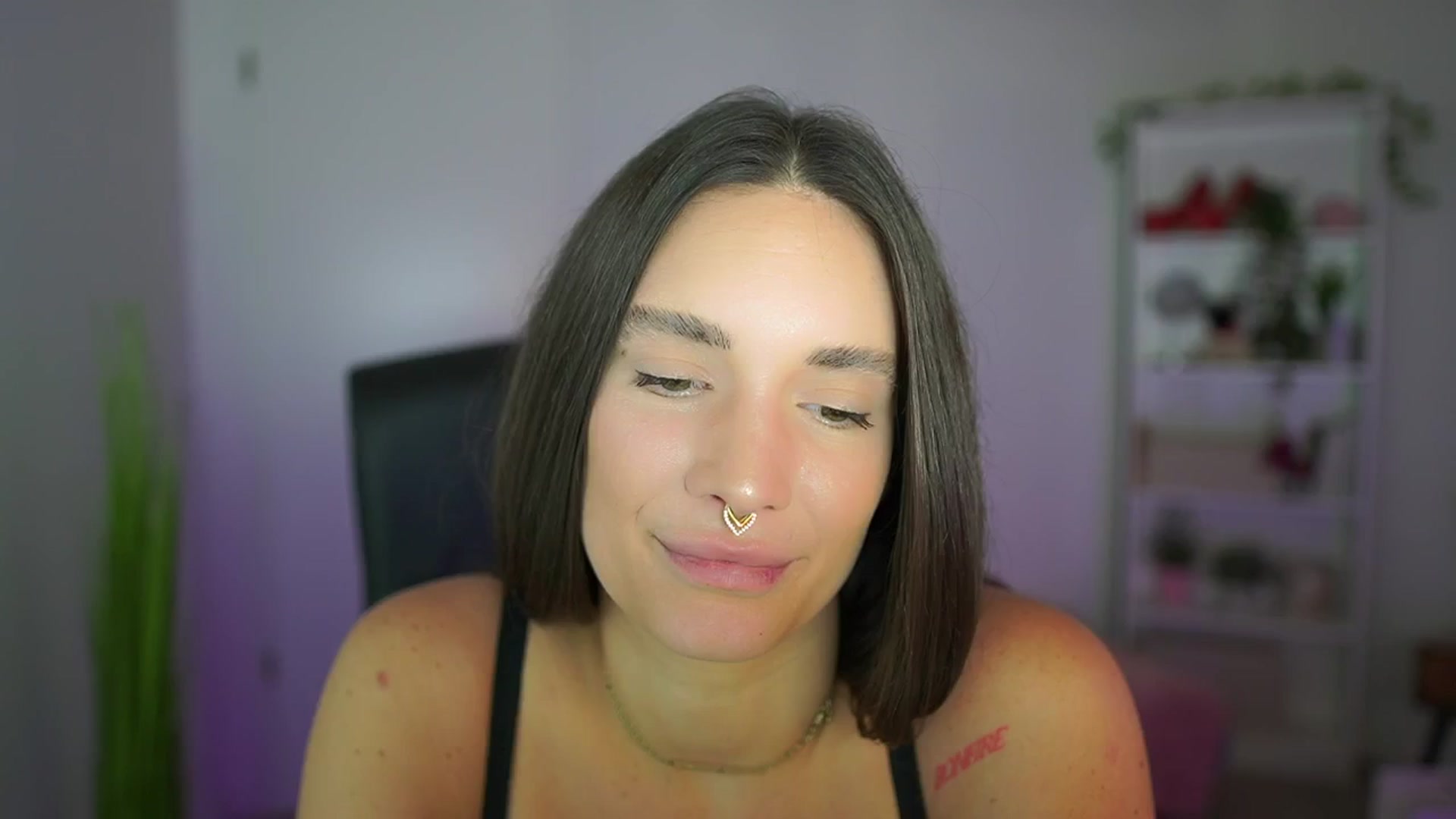 Gallery image thumbnail from Gina__cali's myfreecams stream on, 10/31/2025, 12:39 image 16 of 20