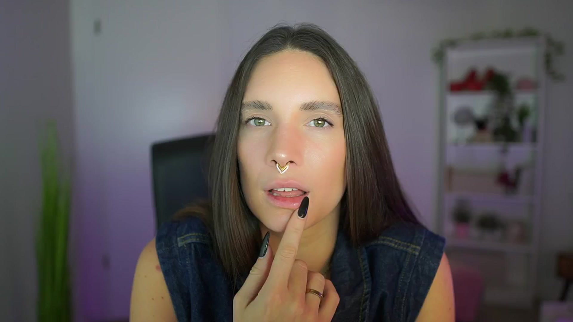 Gallery image thumbnail from Gina__cali's myfreecams stream on, 10/31/2025, 12:39 image 3 of 20