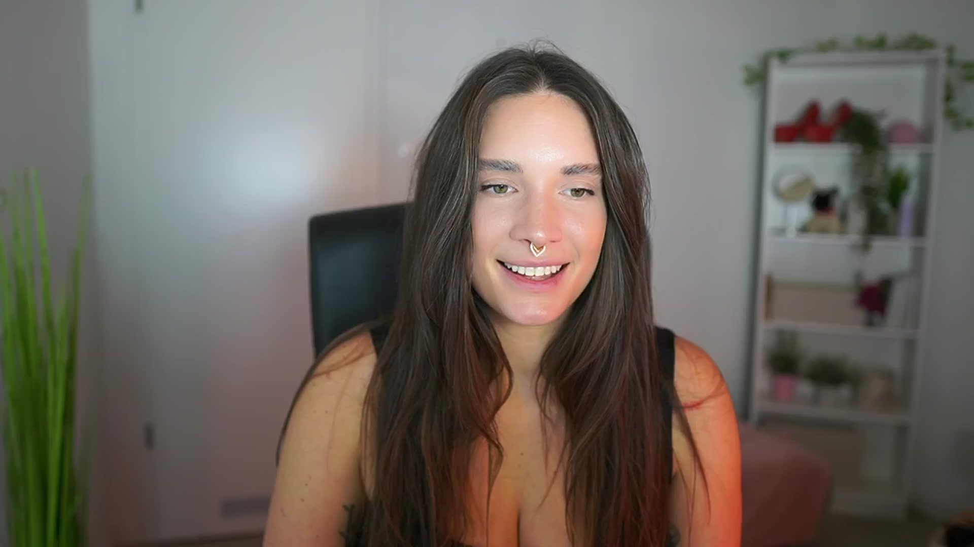 Gallery image thumbnail from Gina__cali's myfreecams stream on, 11/02/2025, 17:09 image 5 of 20