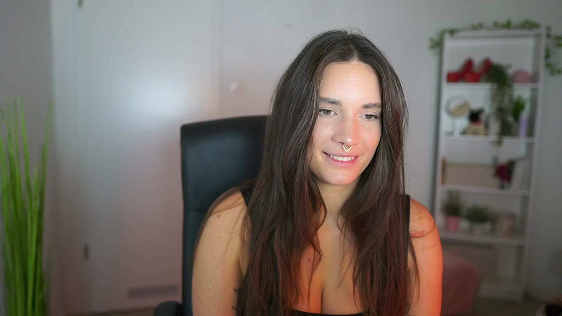 Gallery image thumbnail from Gina__cali's myfreecams stream on, 11/02/2025, 17:09 image 7 of 20