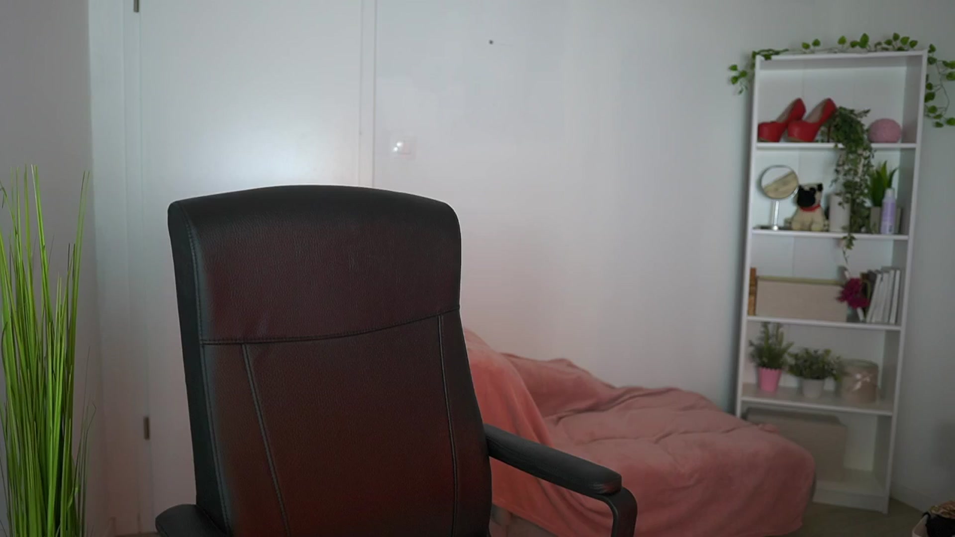 Gallery image thumbnail from Gina__cali's myfreecams stream on, 11/02/2025, 17:09 image 11 of 20