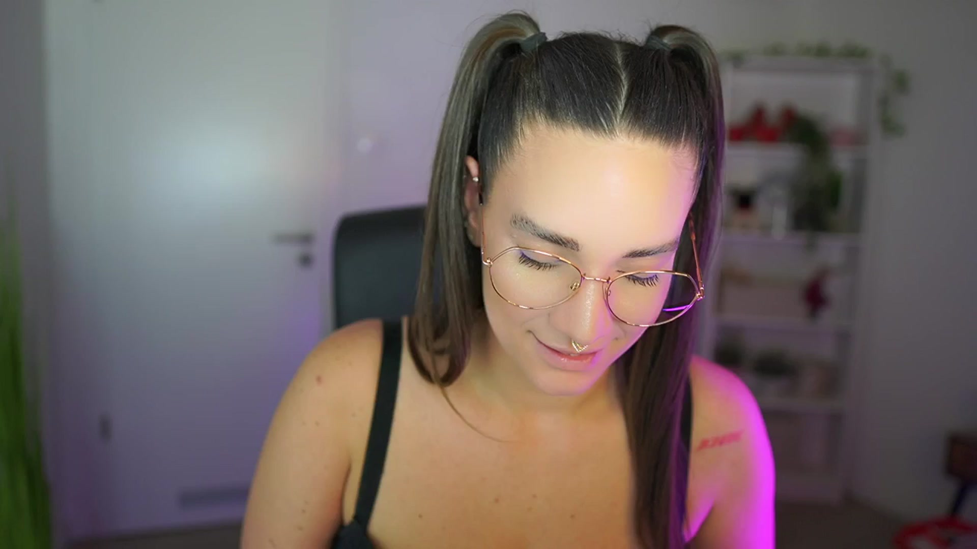 Gallery image thumbnail from Gina__cali's myfreecams stream on, 11/04/2025, 11:26 image 18 of 20