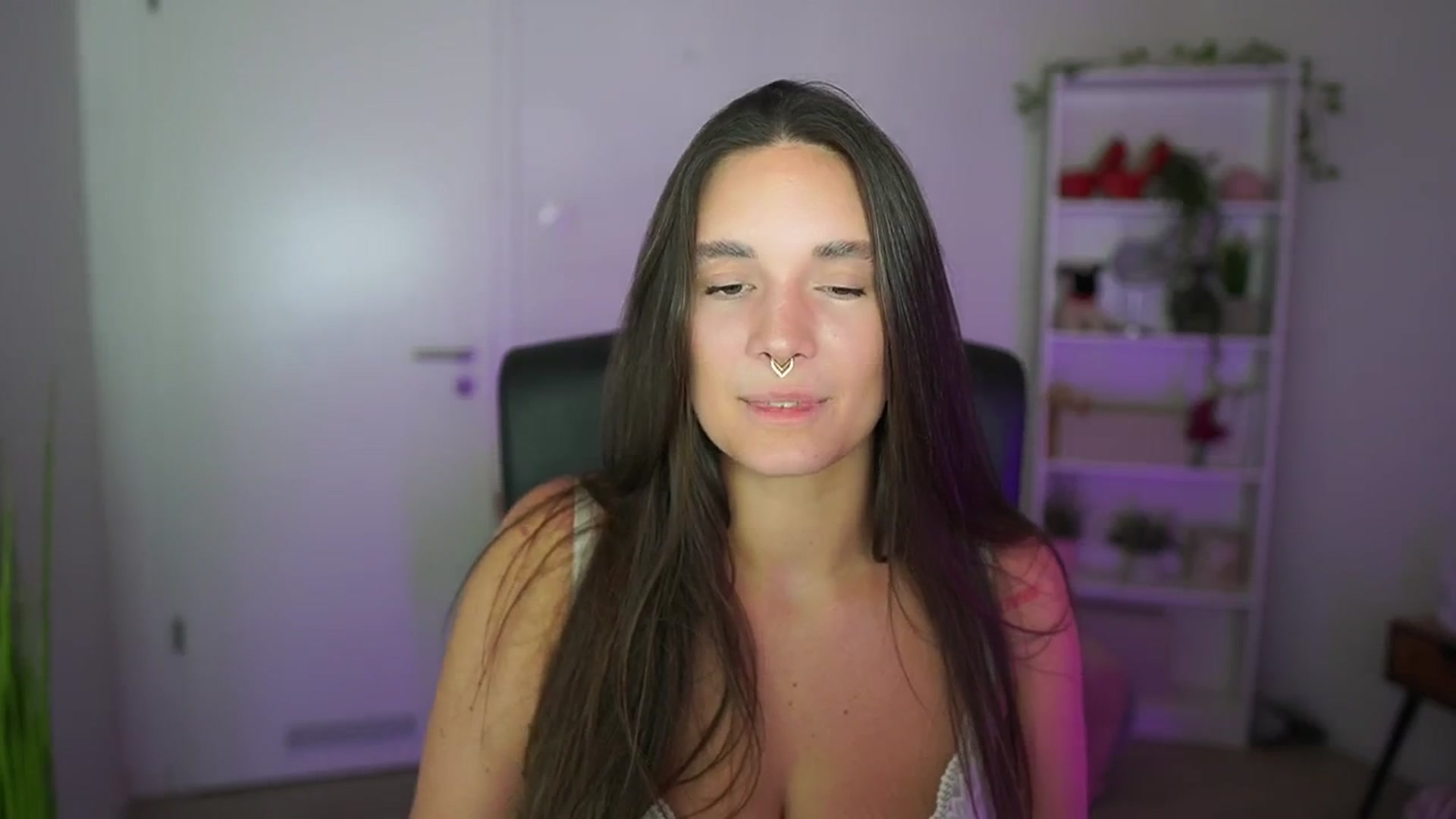 Gallery image thumbnail from Gina__cali's myfreecams stream on, 11/06/2025, 16:13 image 11 of 20