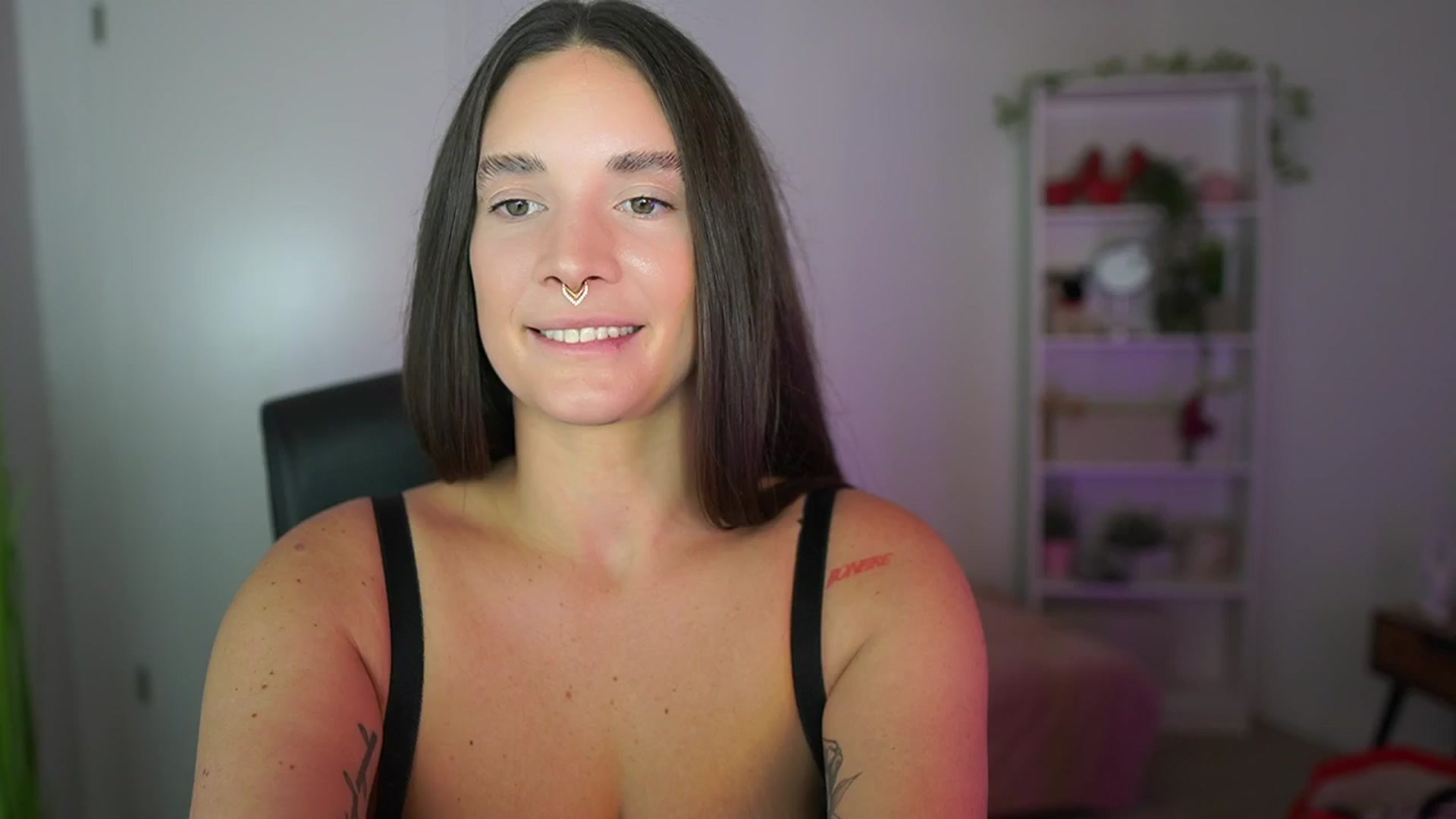 Gallery image thumbnail from Gina__cali's myfreecams stream on, 11/10/2025, 16:20 image 7 of 20