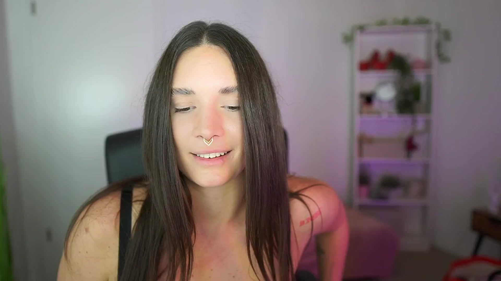 Gallery image thumbnail from Gina__cali's myfreecams stream on, 11/10/2025, 16:20 image 11 of 20