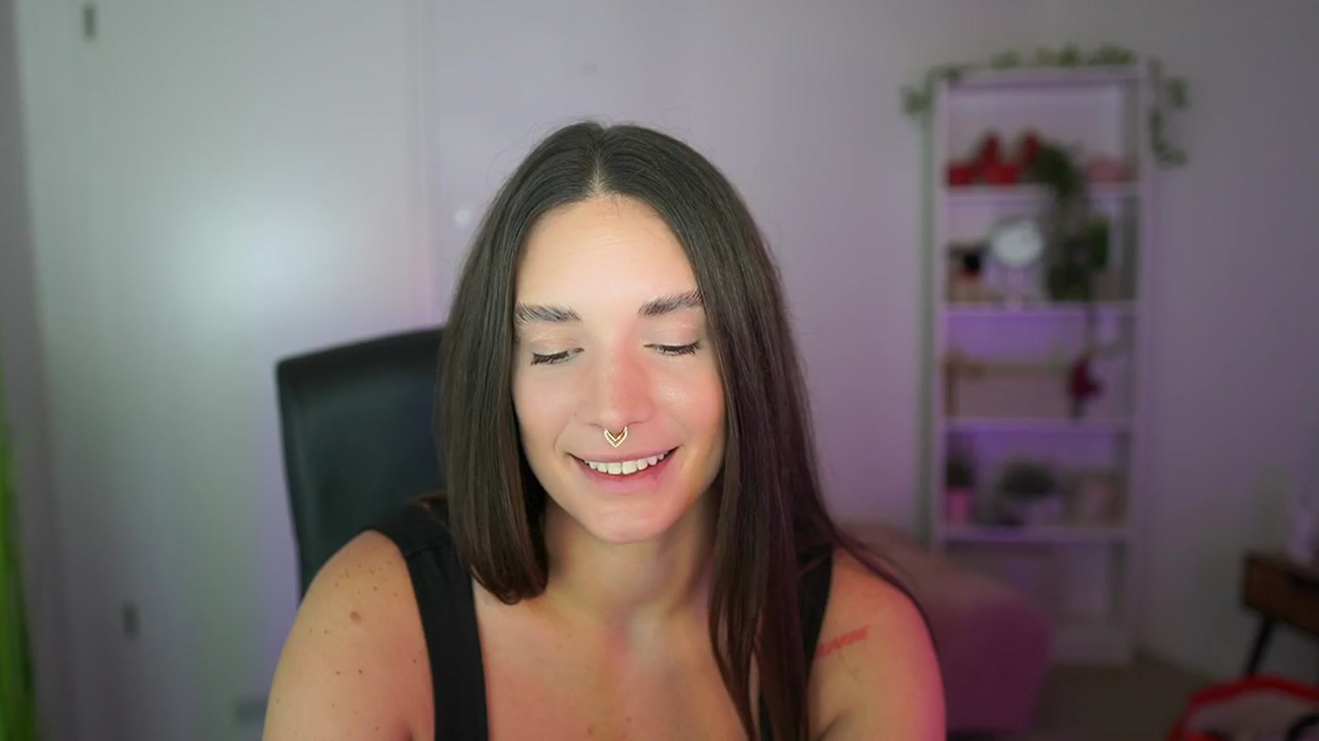 Gallery image thumbnail from Gina__cali's myfreecams stream on, 11/10/2025, 16:20 image 4 of 20