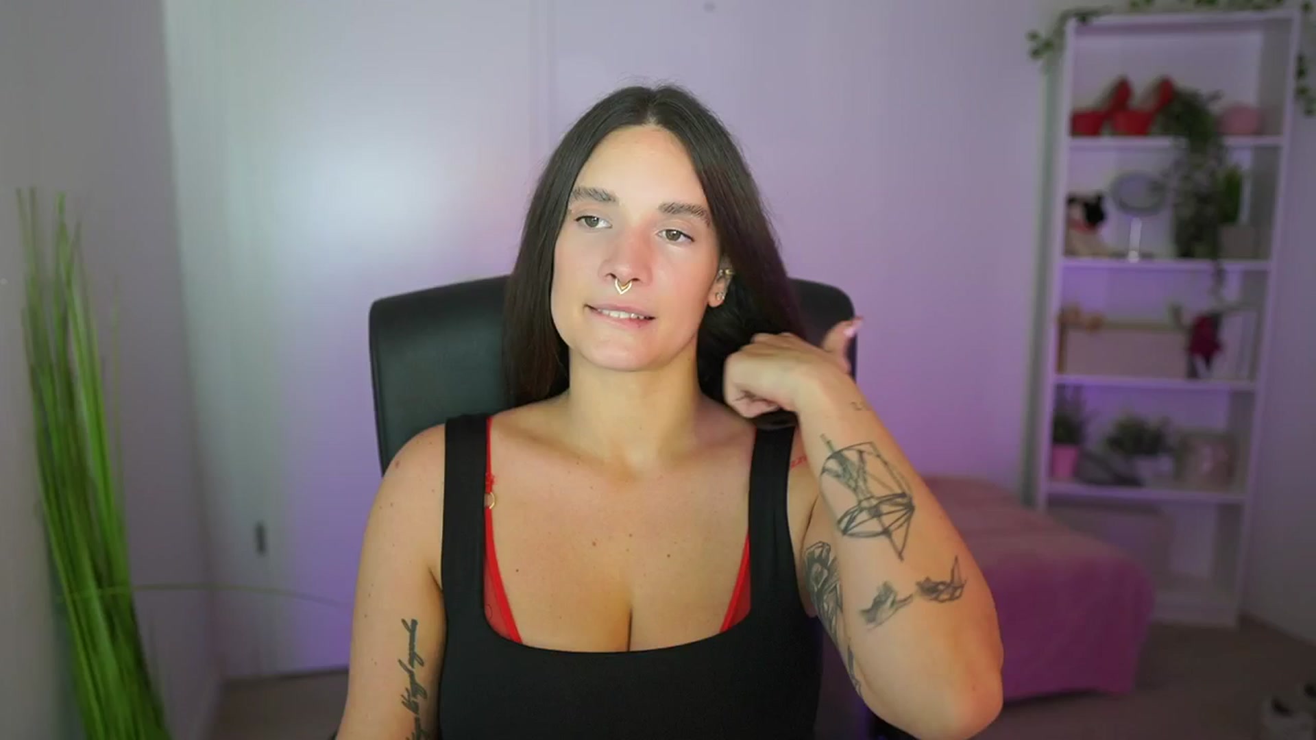 Gallery image thumbnail from Gina__cali's myfreecams stream on, 11/15/2025, 14:50 image 3 of 20
