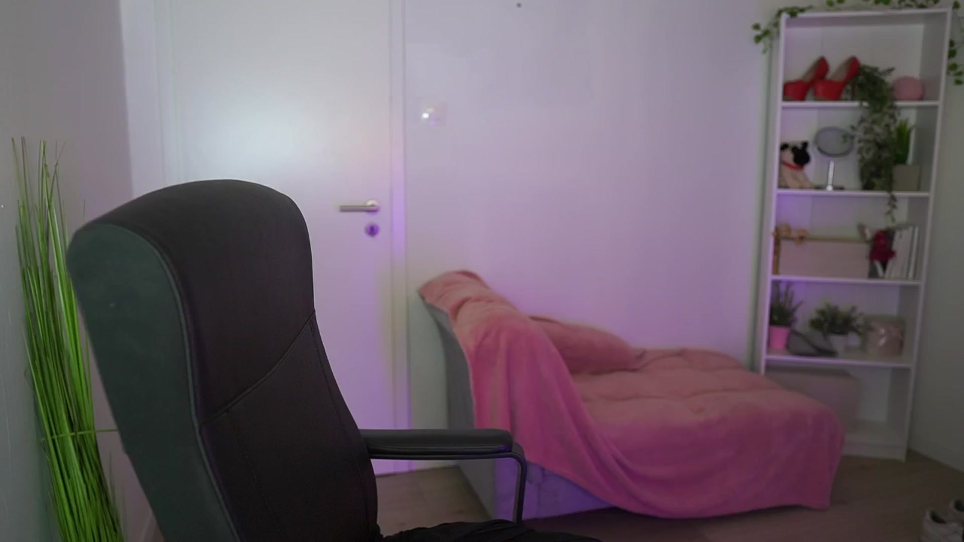 Gallery image thumbnail from Gina__cali's myfreecams stream on, 11/15/2025, 14:50 image 1 of 20