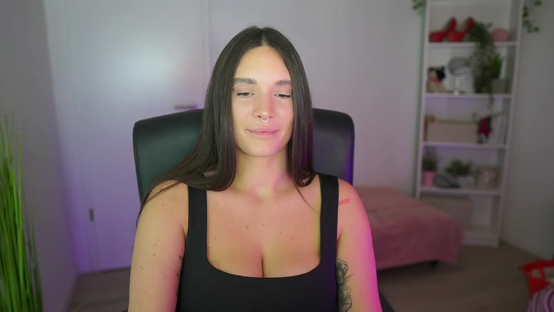 Gallery image thumbnail from Gina__cali's myfreecams stream on, 11/24/2025, 14:36 image 20 of 20