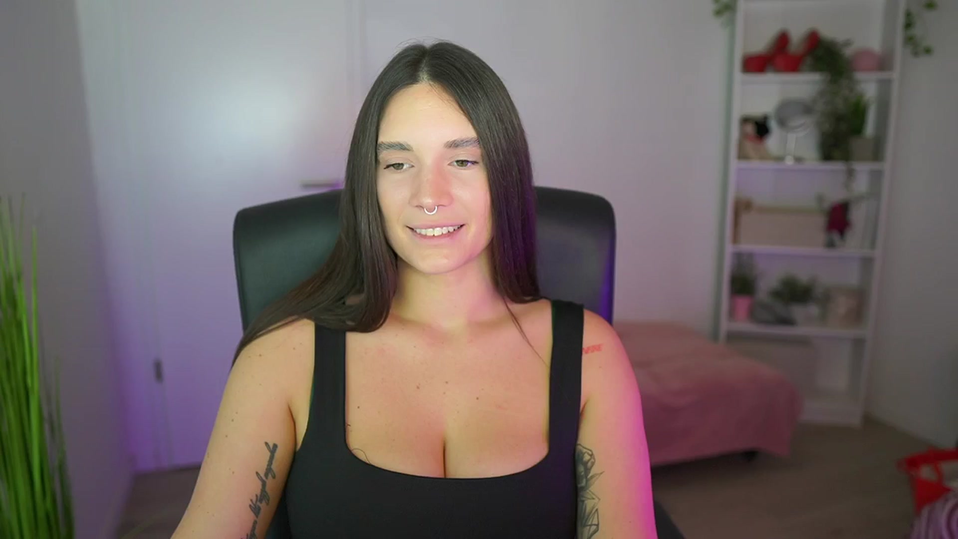 Gallery image thumbnail from Gina__cali's myfreecams stream on, 11/24/2025, 14:36 image 19 of 20