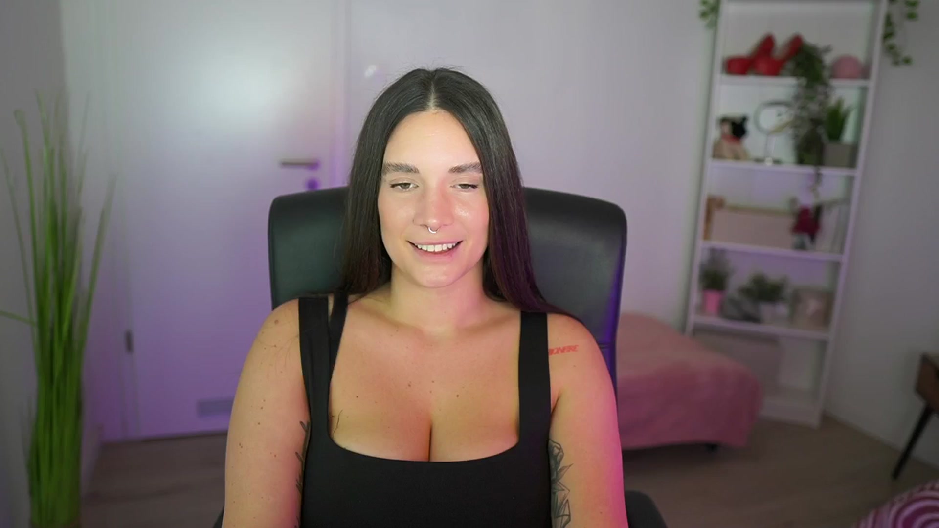 Gallery image thumbnail from Gina__cali's myfreecams stream on, 11/27/2025, 16:26 image 9 of 20