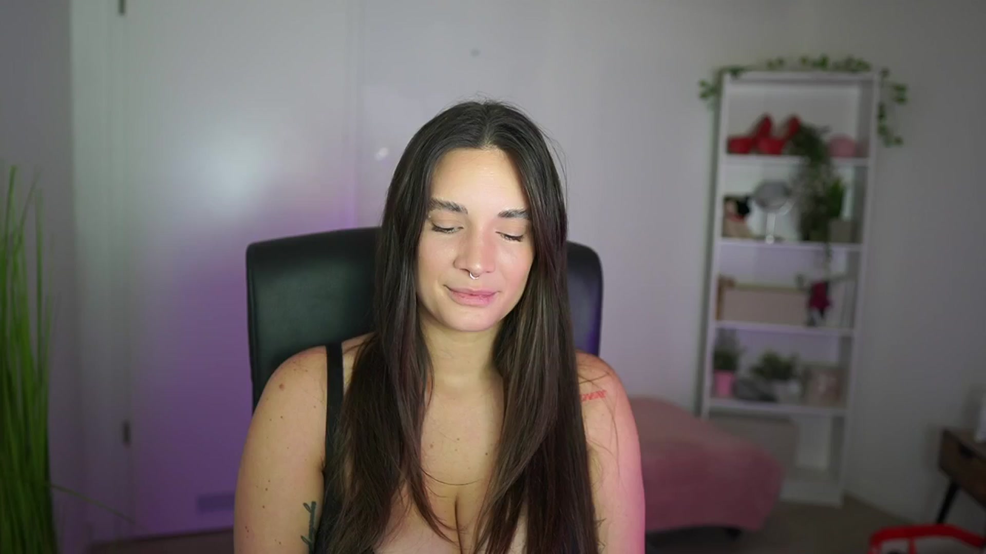 Gallery image thumbnail from Gina__cali's myfreecams stream on, 11/30/2025, 15:27 image 8 of 20