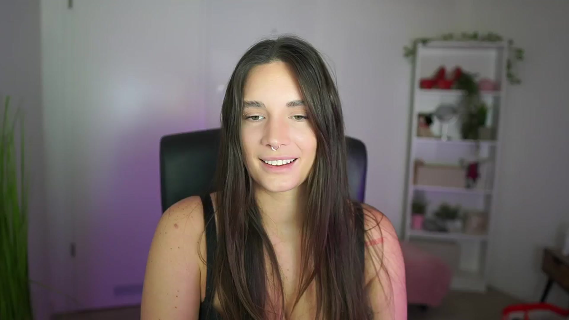 Gallery image thumbnail from Gina__cali's myfreecams stream on, 11/30/2025, 15:27 image 4 of 20