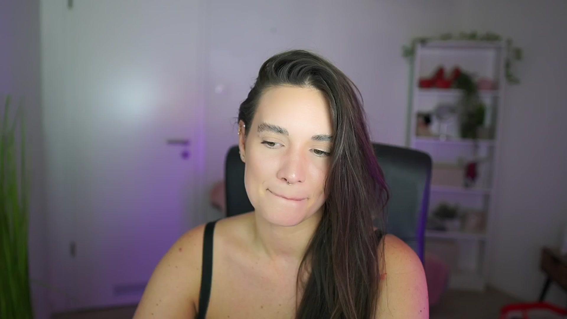 Gallery image thumbnail from Gina__cali's myfreecams stream on, 11/30/2025, 19:00 image 19 of 20