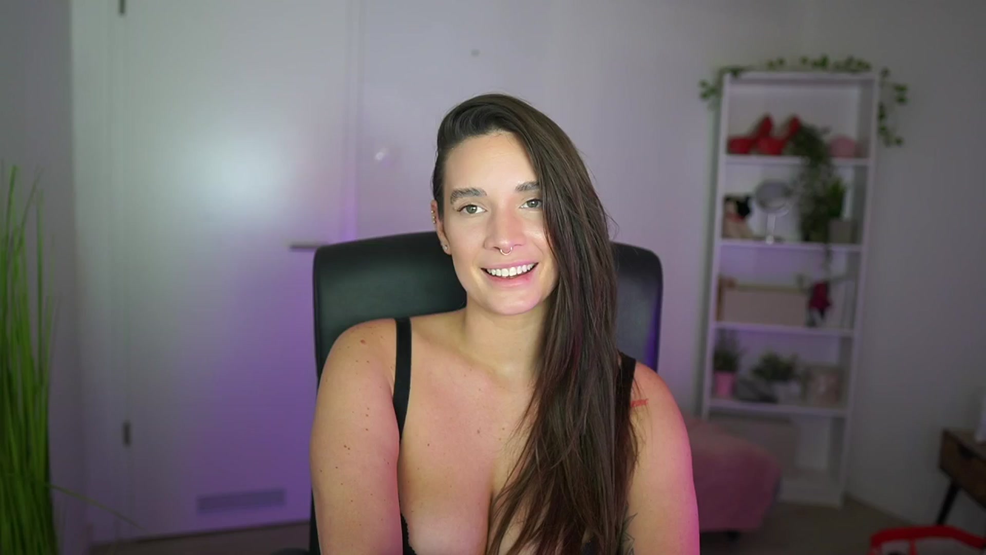 Gallery image thumbnail from Gina__cali's myfreecams stream on, 11/30/2025, 19:00 image 12 of 20