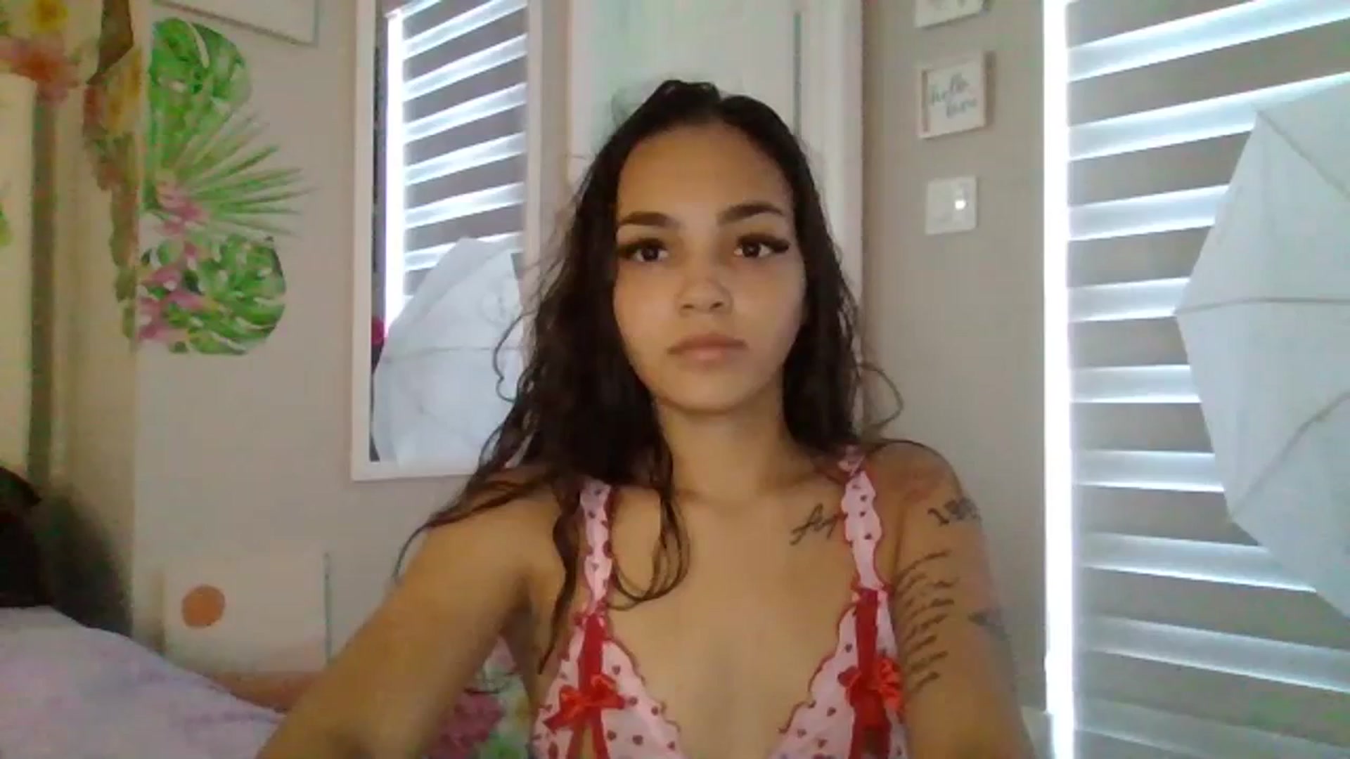 Gallery image thumbnail from Gina_ski's myfreecams stream on, 07/02/2023, 13:59 image 10 of 20