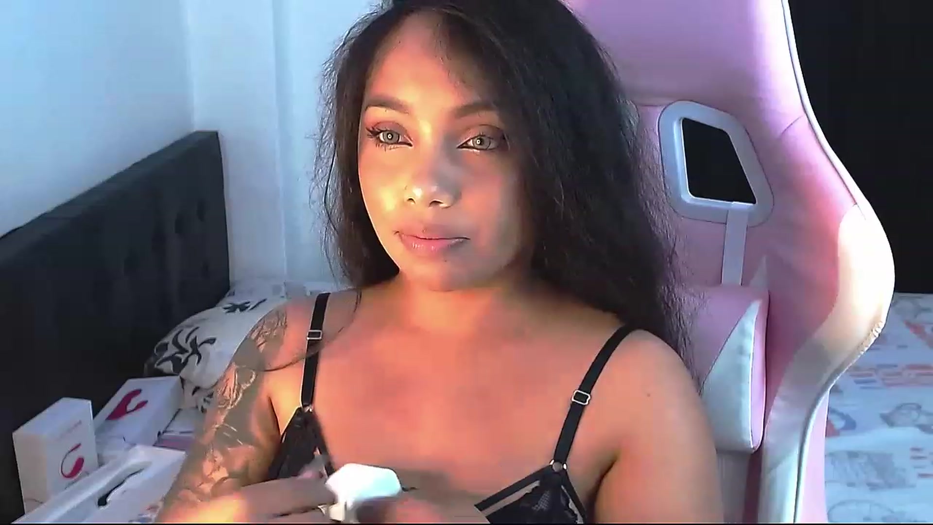 Gallery image thumbnail from Ginadimples's myfreecams stream on, 11/23/2022, 21:12 image 19 of 20