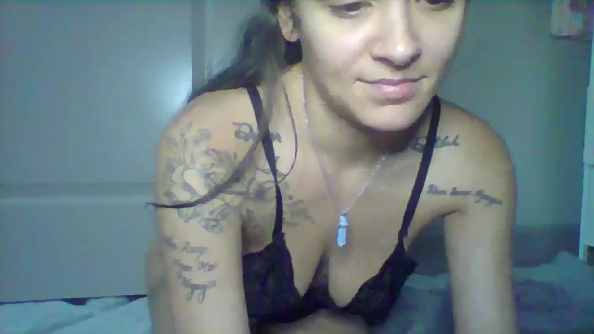 Gallery image thumbnail from Ginalove18's myfreecams stream on, 02/02/2026, 18:42 image 8 of 20