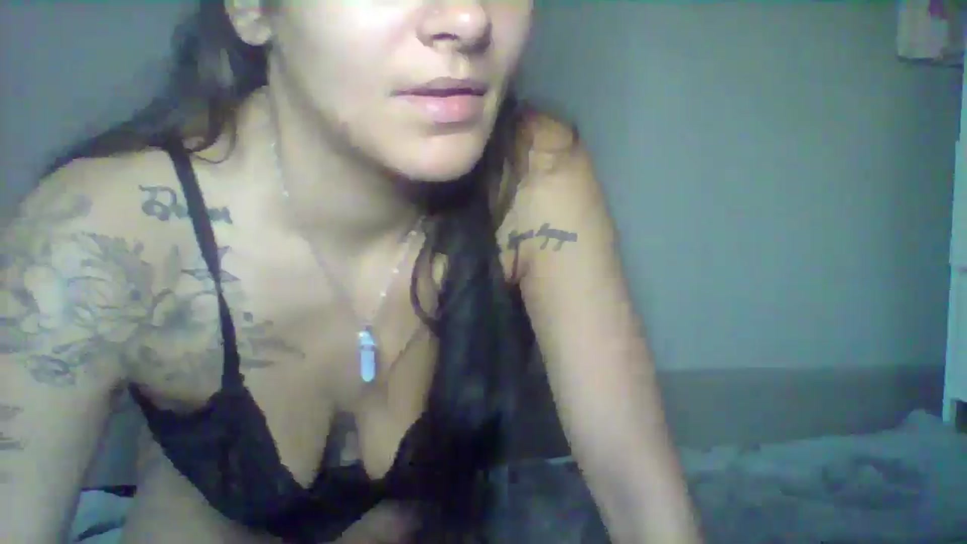 Gallery image thumbnail from Ginalove18's myfreecams stream on, 02/02/2026, 18:42 image 6 of 20