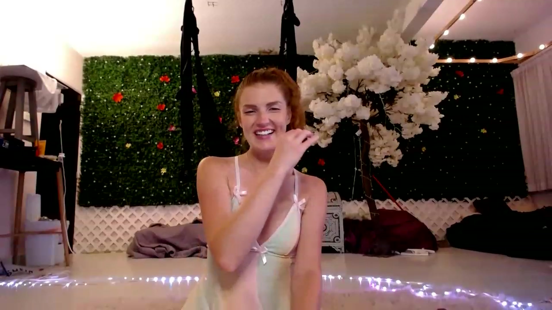 Gallery image thumbnail from GingerMFC's myfreecams stream on, 06/15/2023, 12:47 image 9 of 20